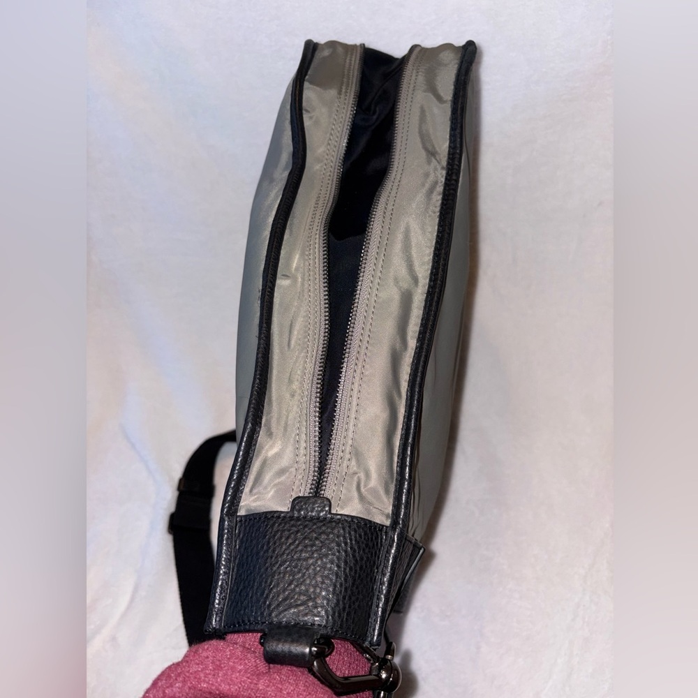 EUC HUGE Lululemon Now & Always Tote Laptop BagTHE BIG ONE LEATHER & NYLON EUC - Picture 11 of 17
